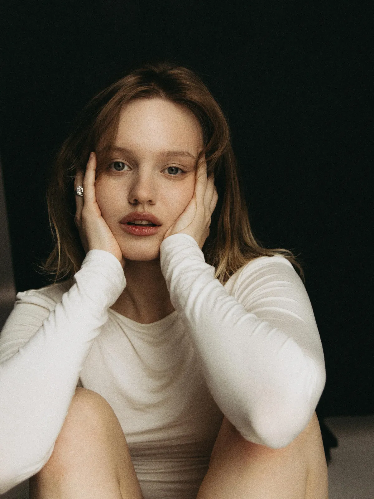 Портретная съёмка на природе в Бресте — девушка в естественном освещении